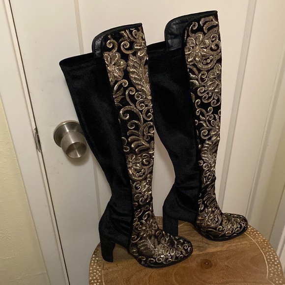 Stuart Weitzman Alljill Sequin Velvet 5050 Knee High Heeled go-go Boot noir - Picture 1 of 17
